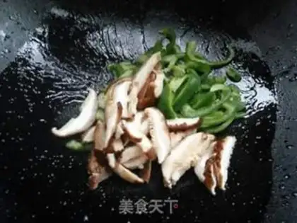 Make Pepper mushrooms and intestinal powder step 3