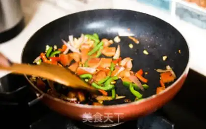 Make Tomato shrimp pasta step 3