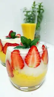 Make Mango Strawberry Smutcher step 9