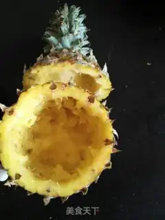 Make Pineapple rice step 1