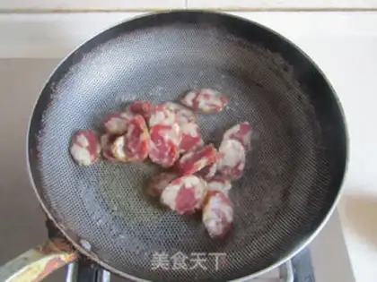 Make Snow pickles and rice fried sausage step 1