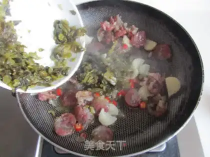 Make Snow pickles and rice fried sausage step 3