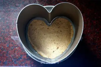 Make Two-colour chocolates, honey Moose step 1