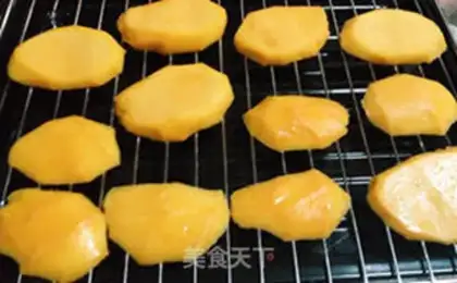 Make Pineapple dry mango dry step 8
