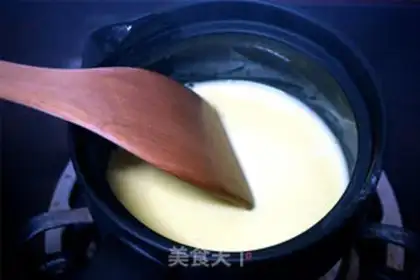 Make Two-colour chocolates, honey Moose step 6