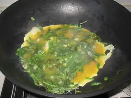 Make Fried goose eggs step 5