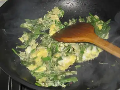 Make Fried goose eggs step 6
