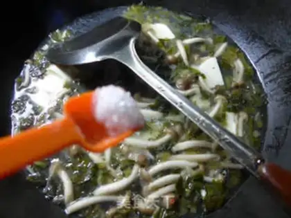 Make Snowgrass mushroom tofu soup step 6