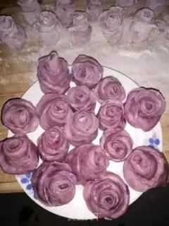 Make Purple rose rolls step 2