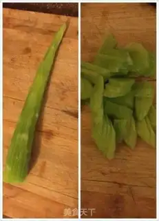 Make Shrimp balls with green ears step 2