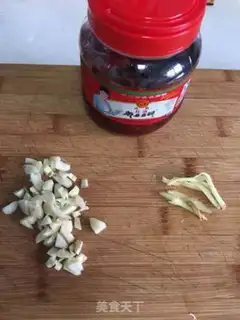 Make A dry pot of tea and mushrooms step 4