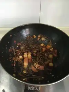 Make A dry pot of tea and mushrooms step 11
