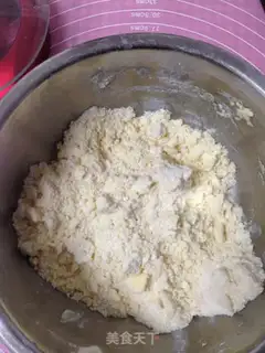 Make Almond caramel apple pie step 1