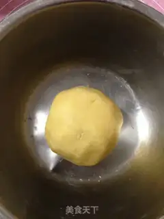 Make Almond caramel apple pie step 3