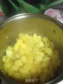 Make Almond caramel apple pie step 5