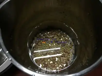 Make Peanut soy, hot cocoa step 1
