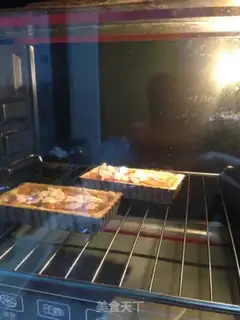 Make Almond caramel apple pie step 15