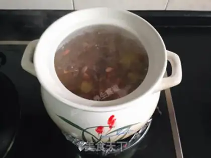 Make Soup from the hogtails of the sea cucumber step 5