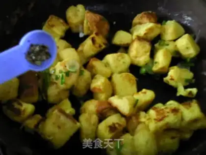 Make Onion egg fried all the wheat toast step 10
