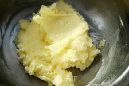 Make A pound cake of clot nuts step 1
