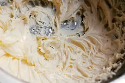 Make A pound cake of clot nuts step 2