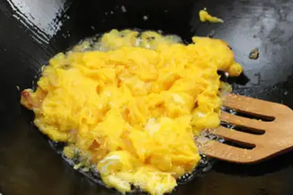 Make Smelt fried eggs step 3