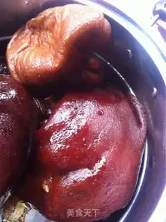 Make Porky hands step 1