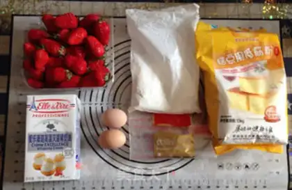 Make Strawberry-cake step 0
