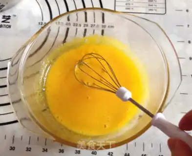 Make Strawberry-cake step 3