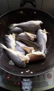 Make The yellow fish step 2