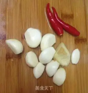 Make Garlic cabbage step 1