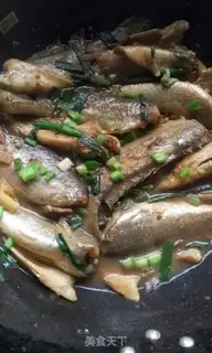 Make The yellow fish step 4