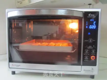 Make Roman shield cookies step 10