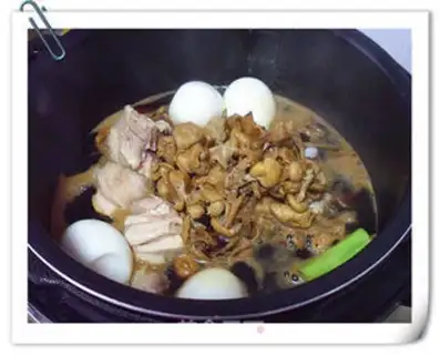 Make Mushroom chicken noodles step 4