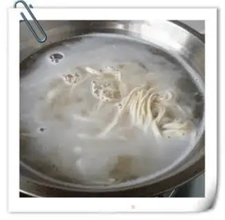 Make Mushroom chicken noodles step 6