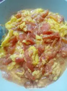 Make Tomato fried eggs. Tomato skates step 13