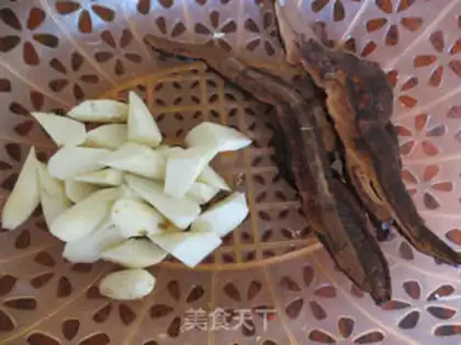Make Zhishan Qi-tao soup step 1