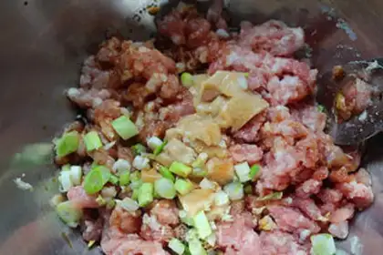 Make Plum dumplings step 1