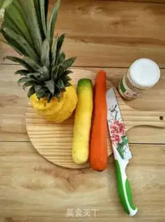 Make Carrot pineapple juice step 0