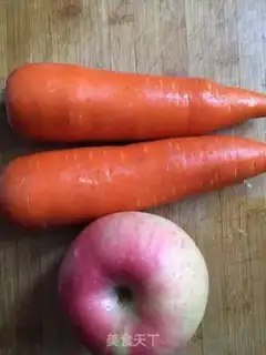 Make Fresh carrot apple juice step 0
