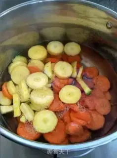 Make Carrot pineapple juice step 3