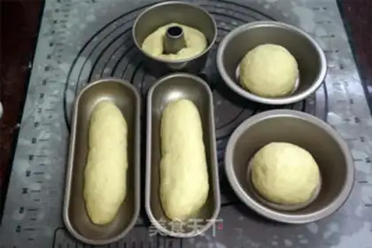 Make Hot dogs and fried eggburgers step 7