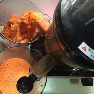 Make Fresh carrot apple juice step 2