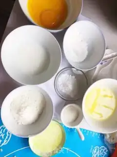 Make Sour cream sponge cake step 0