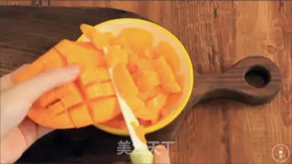Make The durian pizza step 1