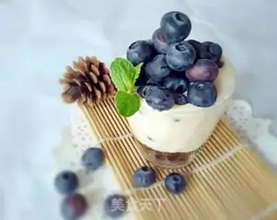 Make Blueberry yogurt step 4