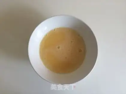 Make Meatwater steamed eggs step 1