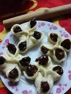 Make Three-sniffed buns step 19
