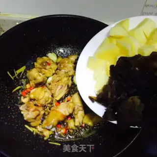 Make Chicken leg and potatoes step 8