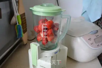 Make Strawberry sauce step 1